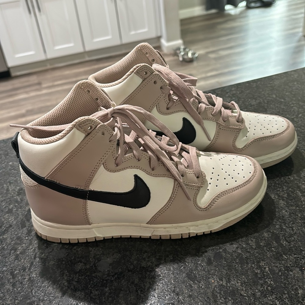 nike mid-top dunks, worn one time, no creases. women’s size 7